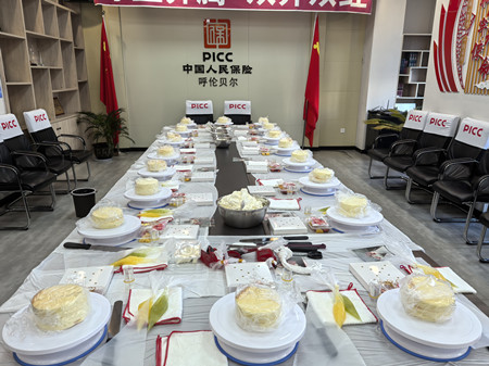 人保寿险呼伦贝尔市分公司组织开展“魅力女性，精彩绽放”三八节活动1.jpg