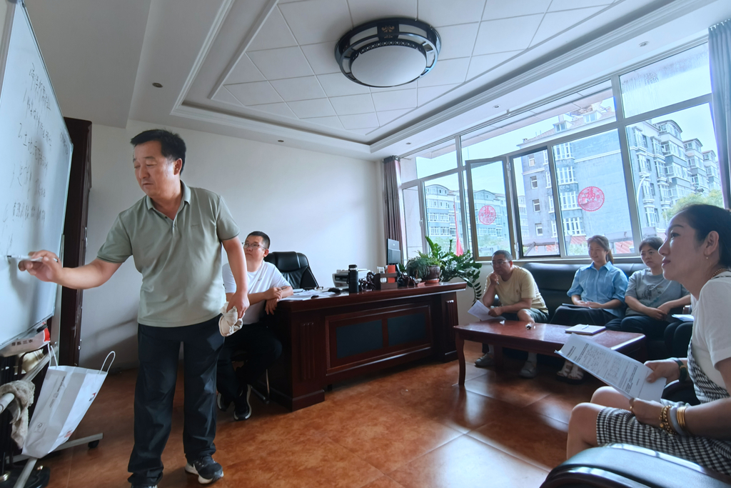 4.规范服务，筑牢保障防线.jpg