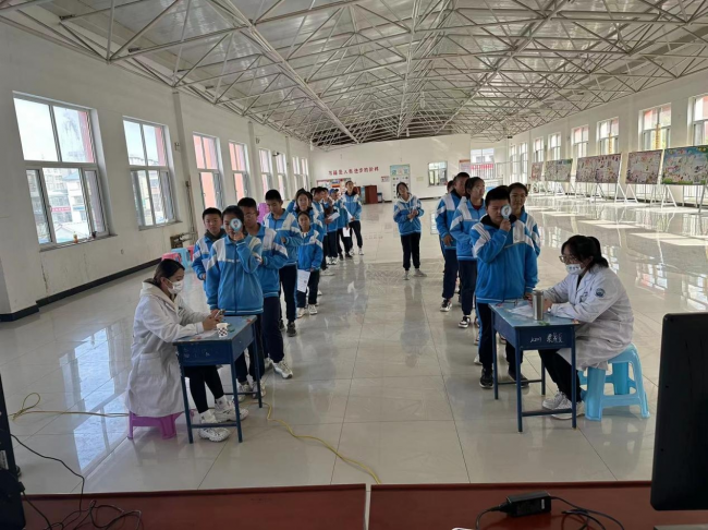 彩虹行动走进阿拉善左旗，检查孩子视力，为儿童青少年的眼健康保驾护航第4张