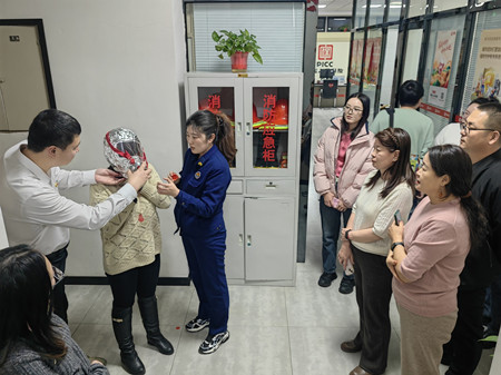 人保寿险呼伦贝尔市分公司组织开展消防安全讲座及演练活动2.jpg