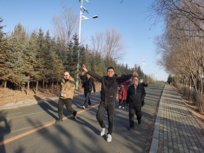 人保寿险乌兰察布中心支公司开展“绿色低碳行 健身跟党走”健步走竞技活动2.jpg