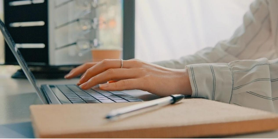 2026 夏季高温甲醛“挥发季”如何选择除醛不反弹的桌面净化器？第3张