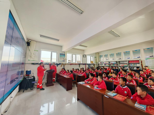 北疆·星:扎根几字弯 热血护能源——青年党员张庆源的多元逐梦路第2张-天津在线 北疆·星:扎根几字弯 热血护能源——青年党员张庆源的多元逐梦路第2张