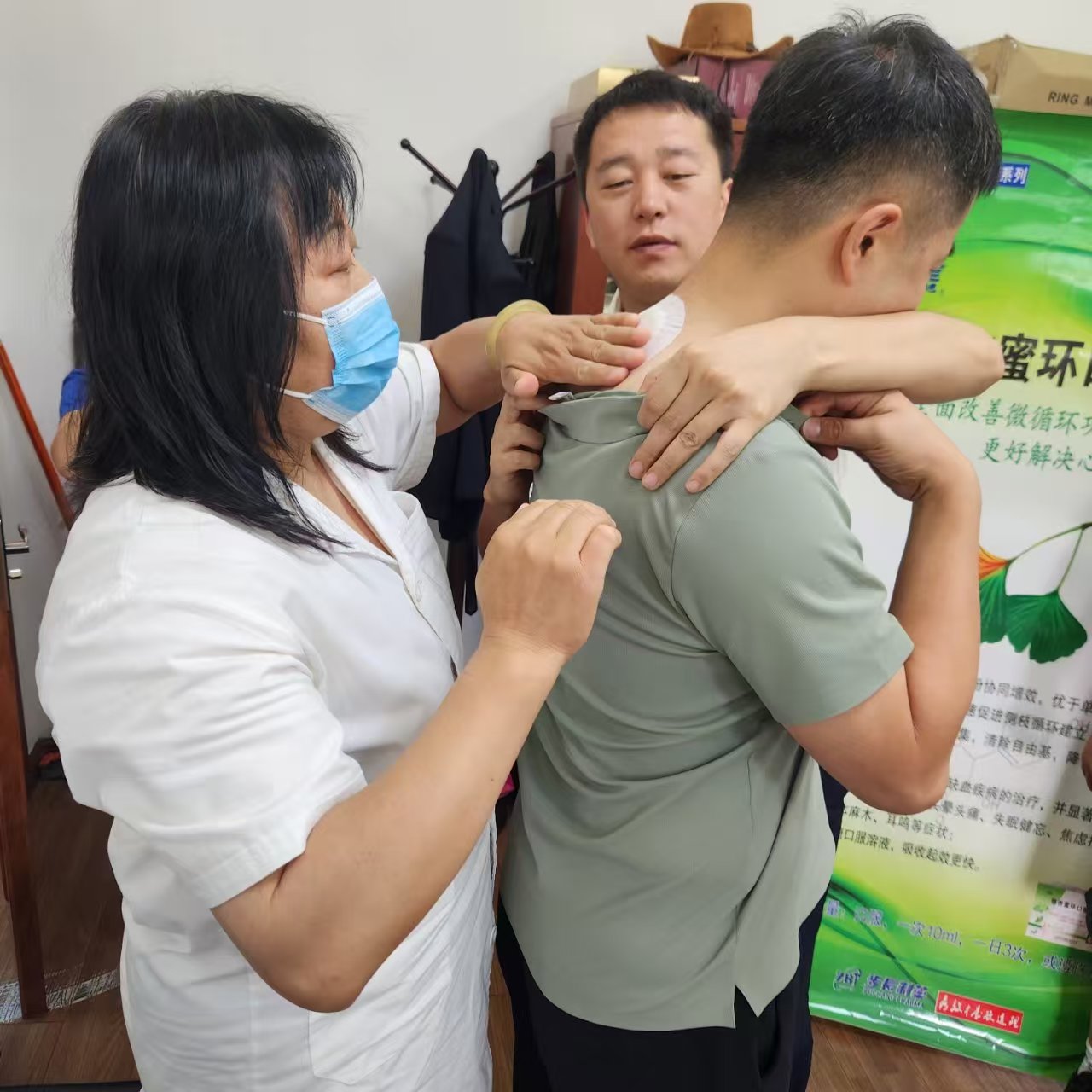 1786585339632086.jpg 三伏养生正当时 健康护航暖人心——太平人寿兴安盟中心支公司开展中医养生及鼻炎防治健康讲座 (4).jpg